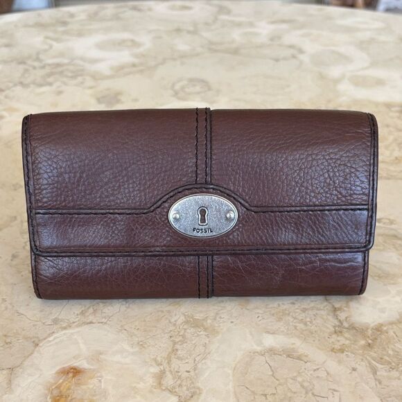 Fossil Maddox Tri-Fold Leather Wallet - Picture 1 of 16